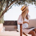 Workation – czy jesteśmy pracoholikami?