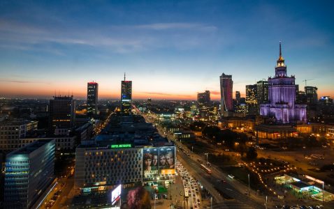 Wynajem biura w Warszawie – strategiczna decyzja dla rozwoju firmy