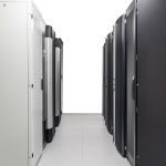 Zasilacze UPS do szafy serwerowej – niezawodność w zarządzaniu danymi