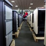 Jakie zasilacze UPS najlepiej sprawdzą się w szafach sieciowych?