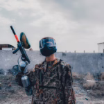 Niezbędne akcesoria paintballowe dla maksymalnej adrenaliny na polu walki