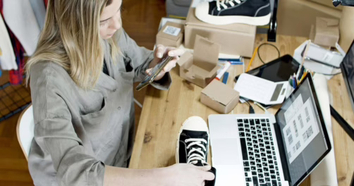 Koniec z chaosem w e-commerce: Jak SellIntegro centralizuje zarządzanie Twoim biznesem online?