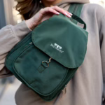 Najmodniejsze plecaki damskie materiałowe: praktyczne i stylowe.