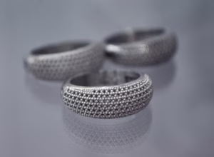 Jak nie dać się oszukać? Proste sposoby na rozpoznanie prawdziwego srebra