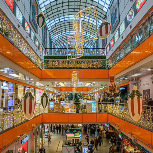 Sezonowe kampanie reklamowe – jak przygotować sklep na święta?