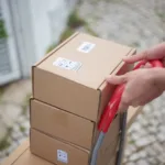 Opakowania dla e-commerce – jak wybrać odpowiednie do wysyłki