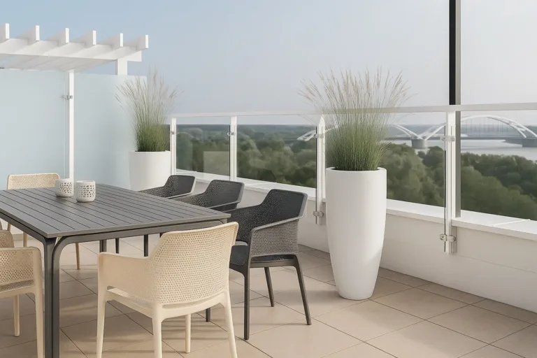 Donice na balkon – pomysły do małych przestrzeni